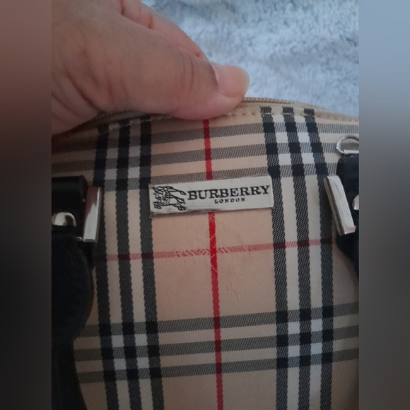 Vinrage Burberry london Beige Plaid Handbag - Picture 7 of 15